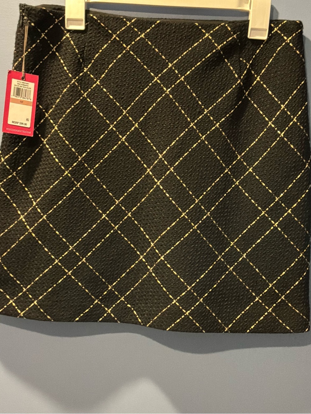 Vince Camuto 2-piece Black and Gold Suit